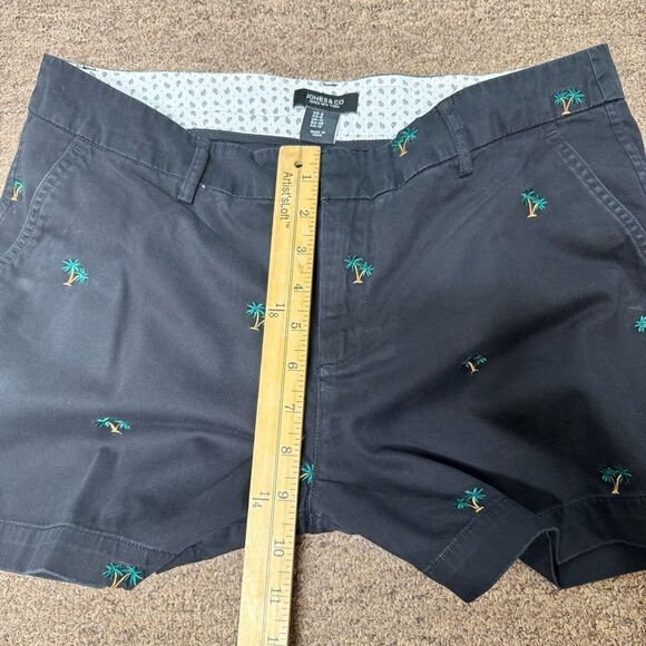 Jones & Co. Jones New York Black Palm Tree shorts. Size 8 Embroidered palm trees - Picture 7 of 8